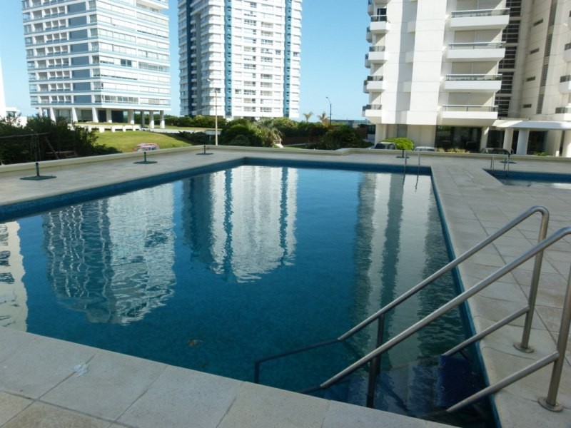 Departamento a metros de Playa Brava
